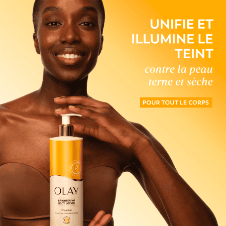 • Lait corporel Olay Vitamine C - flacon pompe sur fond dégradé jaune