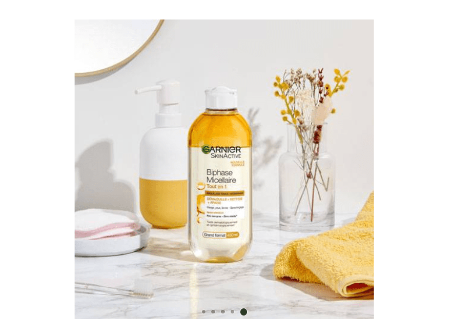 a Solution Biphase Micellaire Tout en 1 de Garnier, la marque micellaire N°1 la plus achetée en France*. Elle démaquille tous types de peau